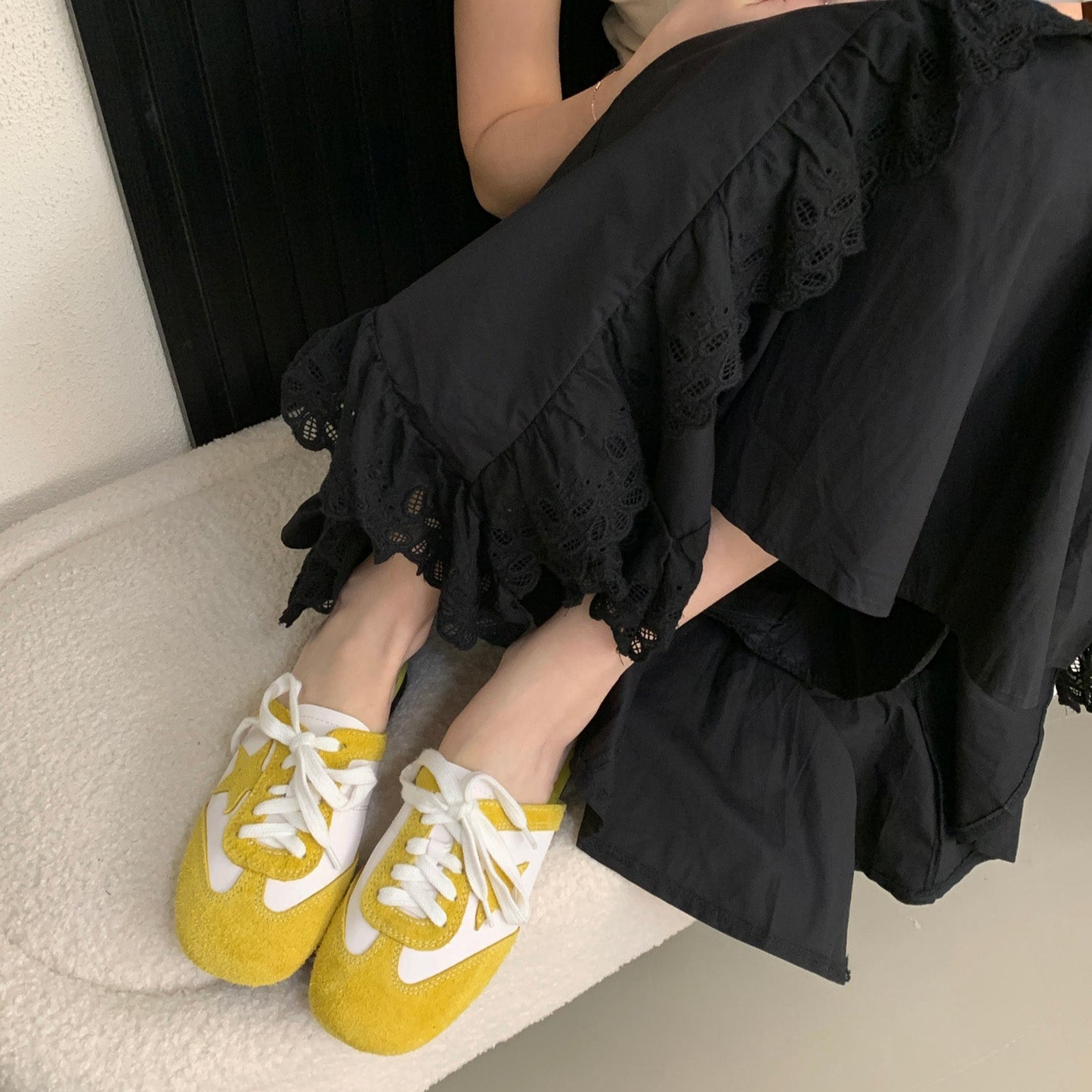 Swift_Sling_Sneakers_yellow Model