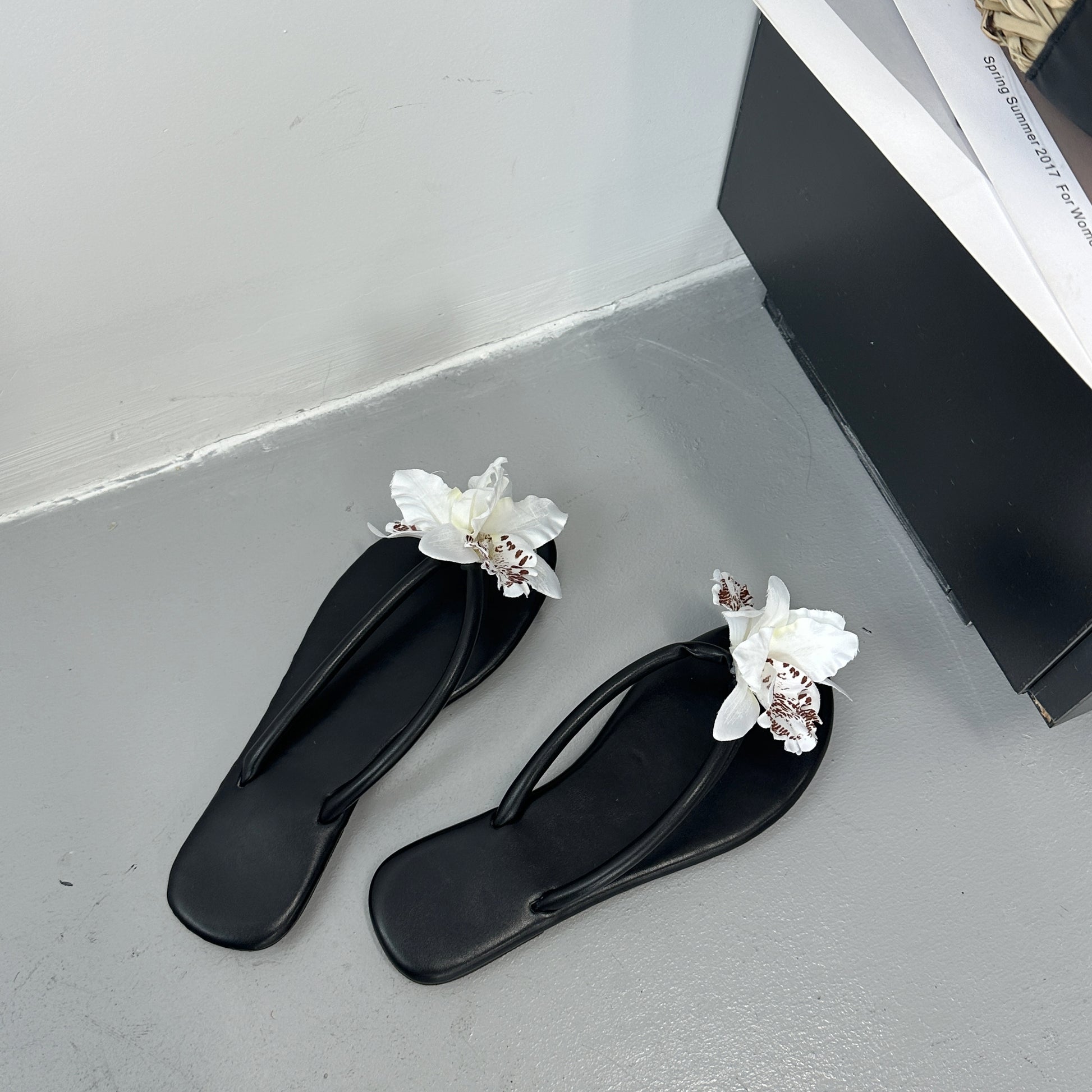Bloom Tides Sandals Black