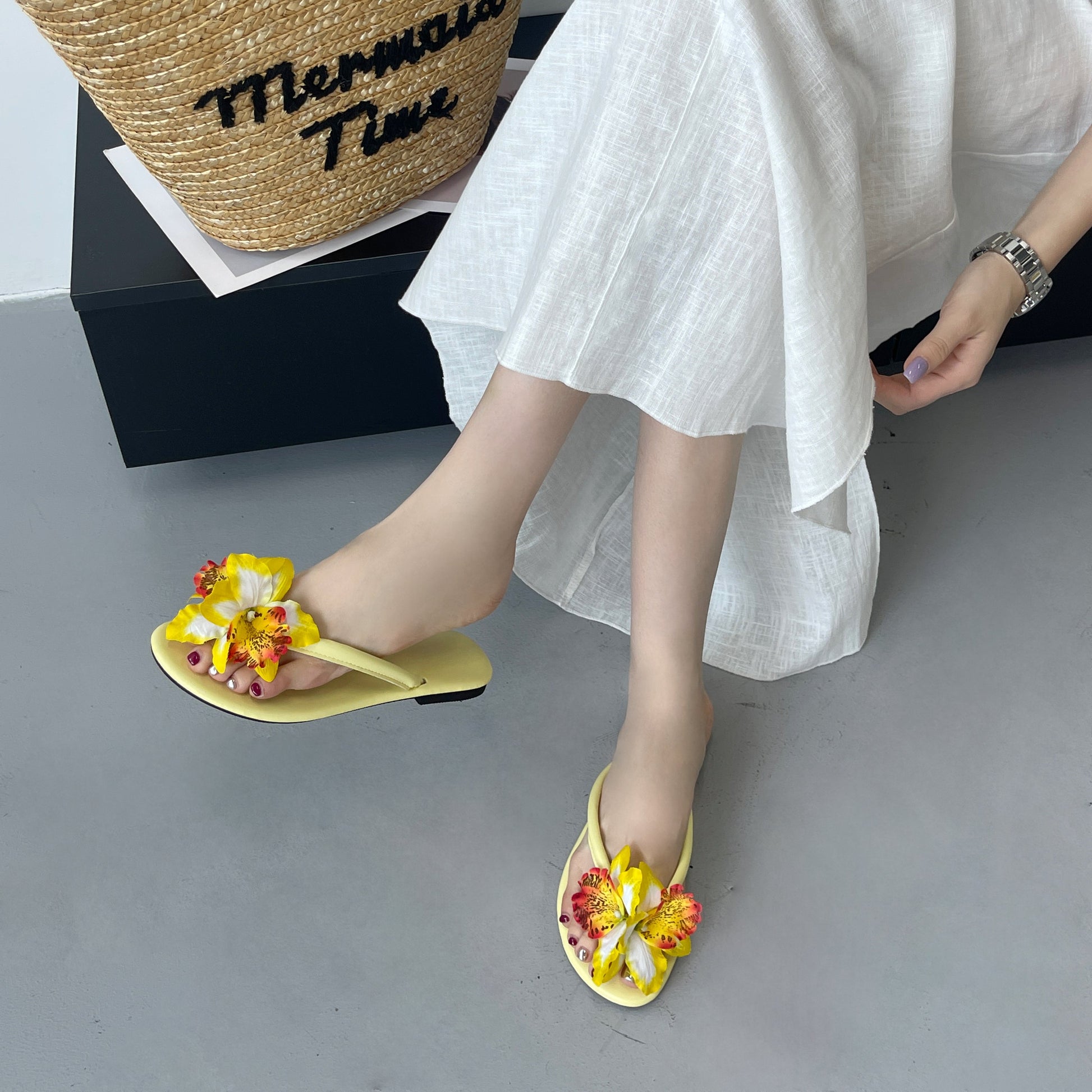 Bloom_Tides_Sandals_Model 2
