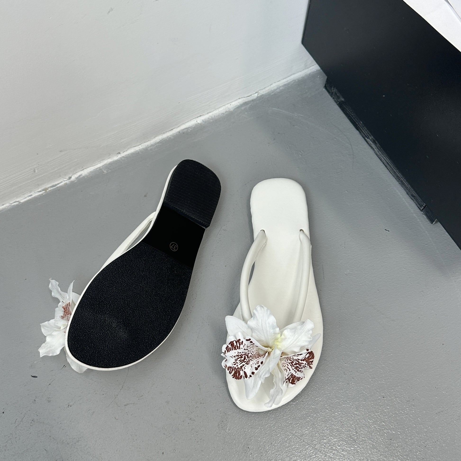 Bloom_Tides_Sandals_White 2
